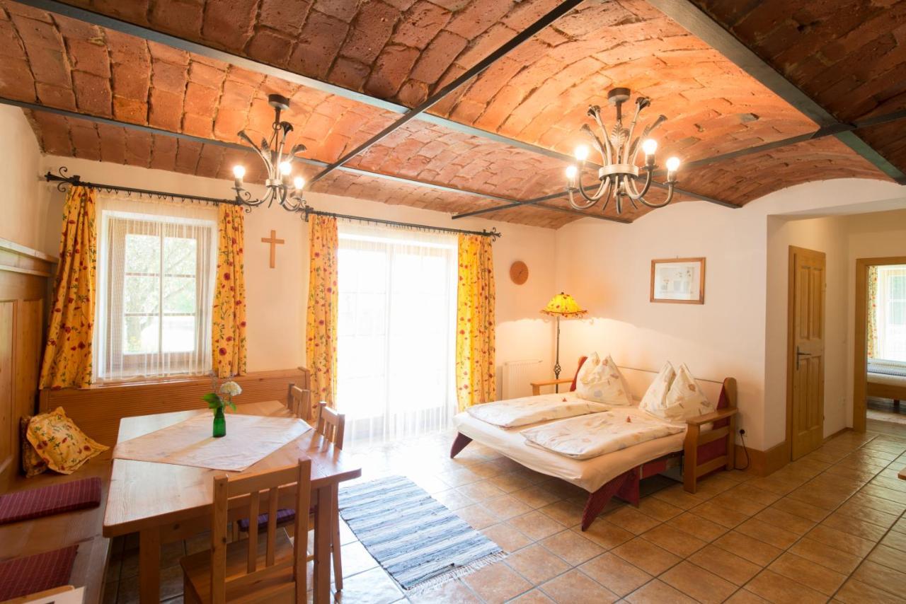 Villa Kuerbishof Gartner à Fehring Extérieur photo
